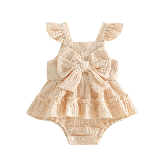 Babygirl-Strampler mit Schleife und Rüschen in Beige/Off-White