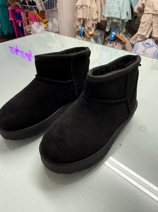 Girls Black faux fur boot