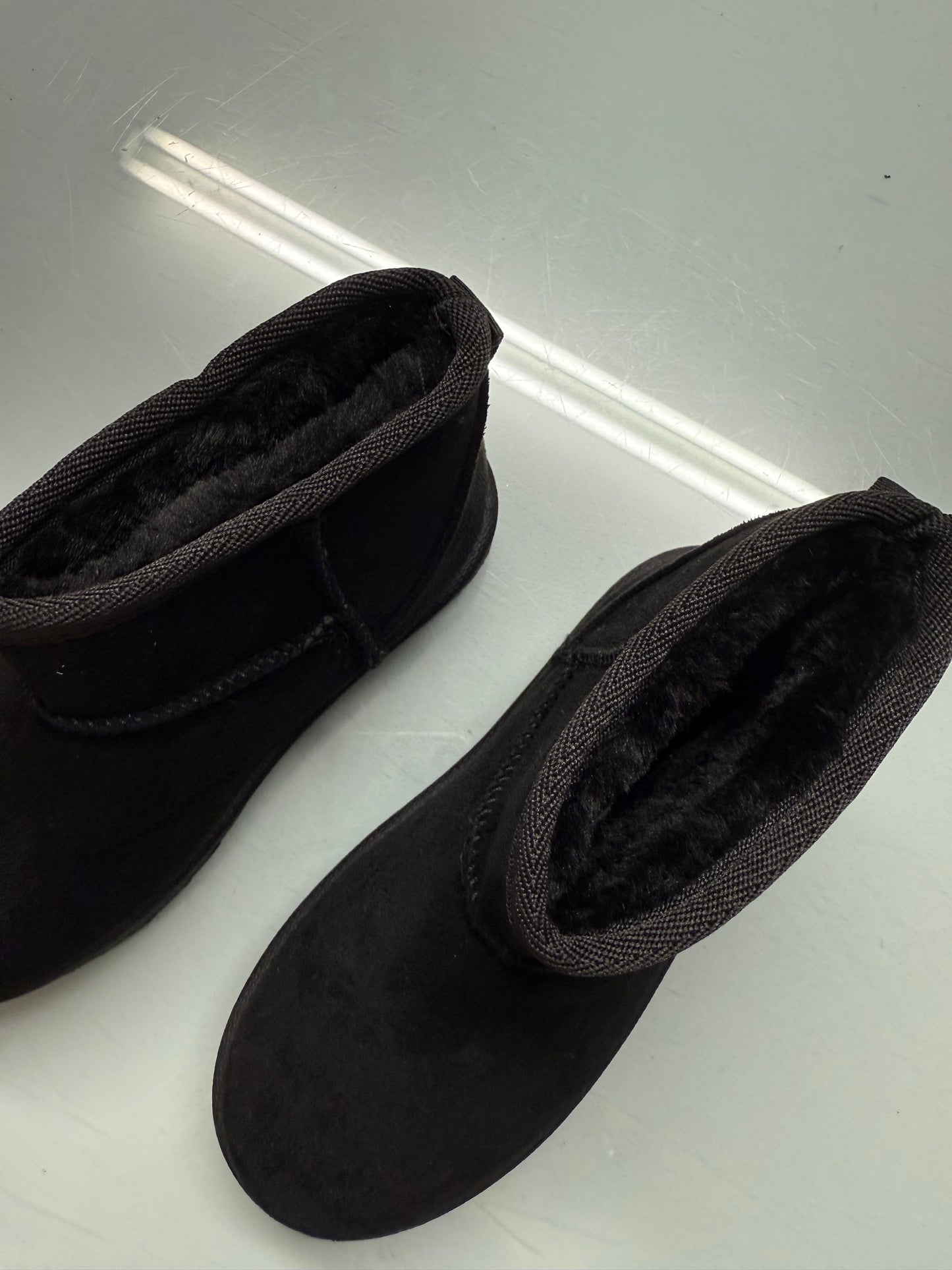 Girls Black faux fur boot
