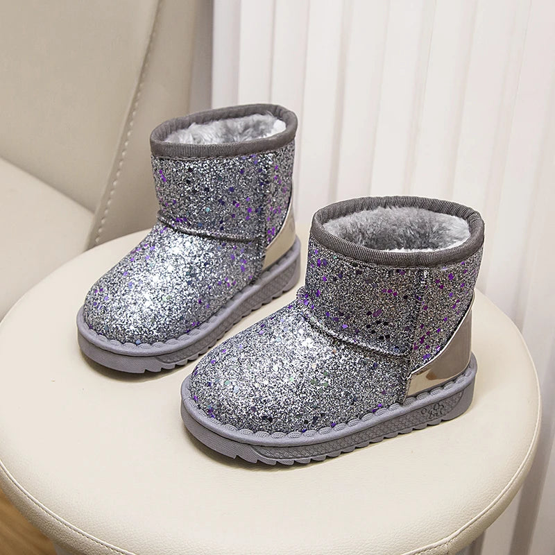 Kids silver glitter snow boots with thick faux-fur lining and cushioned sole
