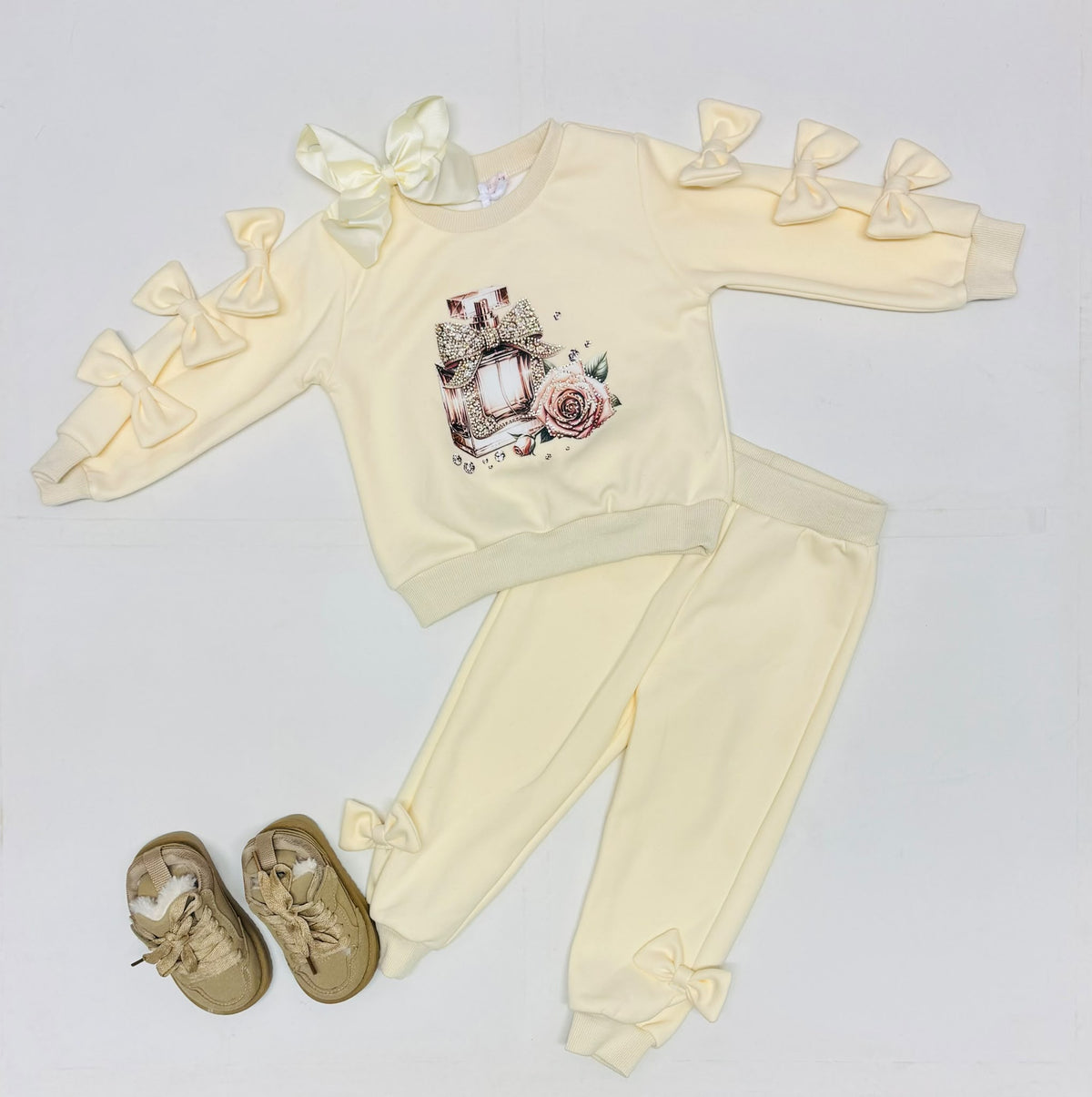 Giorgio Bambino Cream Perfume Jogging Set