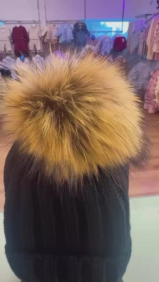 Raccoon Hat & Scarf Set Black/Natural Single Pom *Online Product